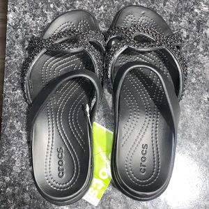 Women’s croc sandals- black